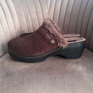 Crocs Cobbler Suede Clogs Brown Women Size 10